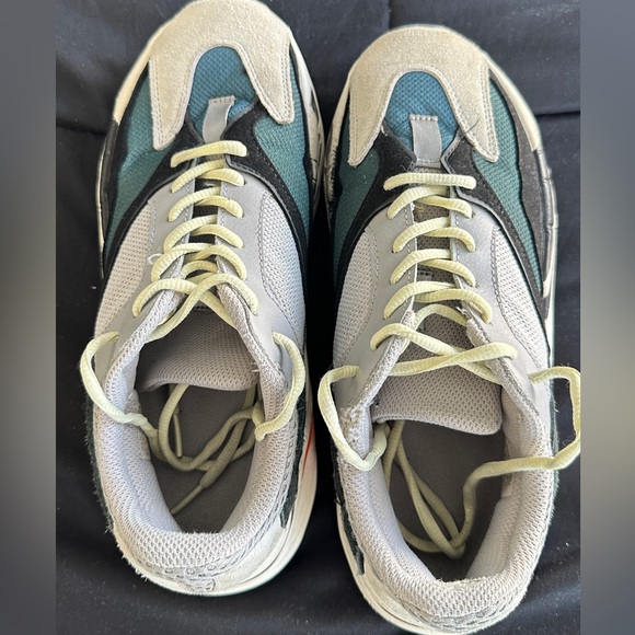 Yeezy 700 Waverunner - Picture 4 of 5